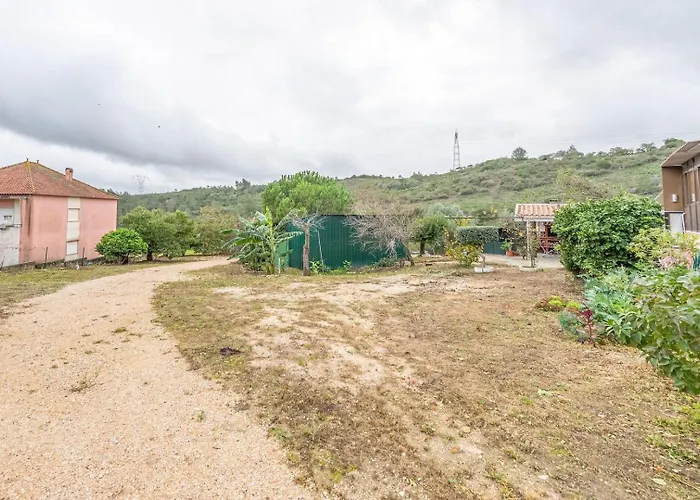 Countryside Paradise In Bucelas